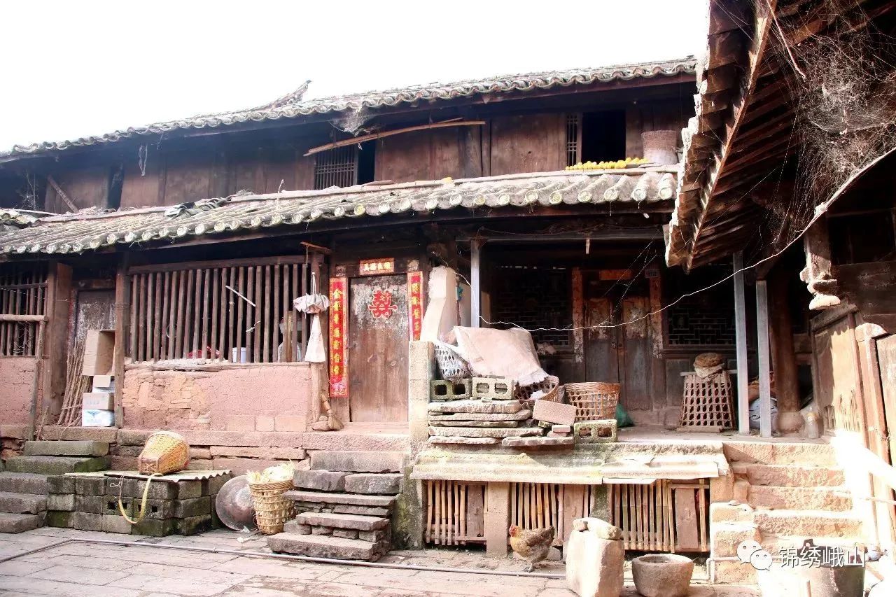 走进大山深处感受古村落的绝美,云南省玉溪市峨山县塔克冲大庙