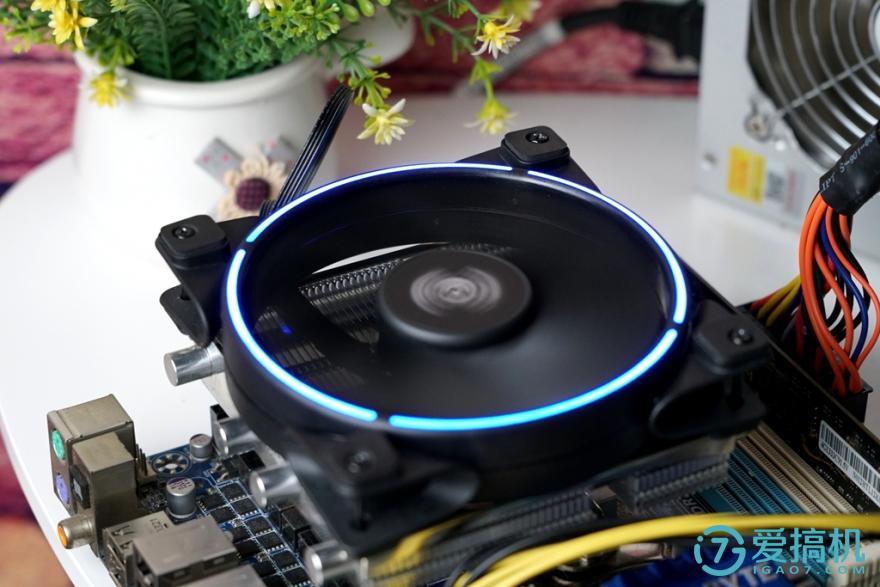 超频三下压式散热器测试,散热效果好