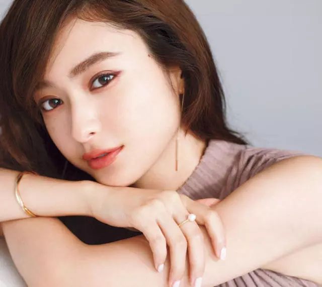 彩妆|粉底液粉底霜傻傻买不来?秋冬首选粉底霜!