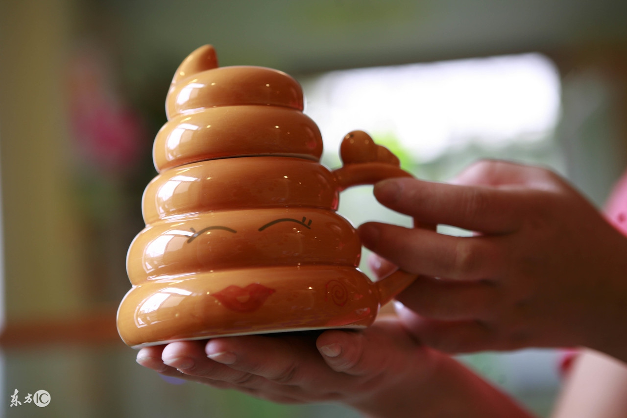 便便臭鸡蛋味是什么原因,便便是黑色的还很臭是什么原因