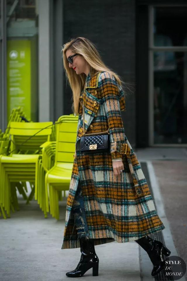 中长外套怎么穿好看又显高级,短外套时髦又显高