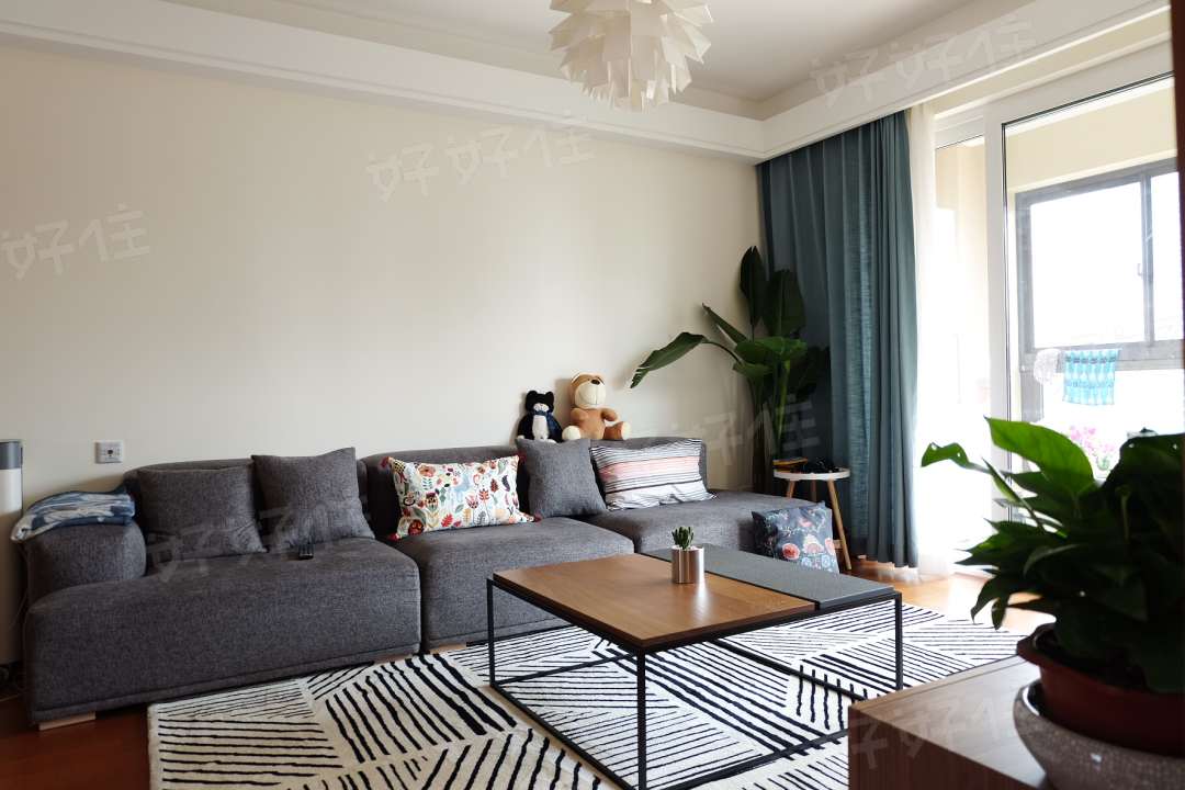 把阳台改造属于自己的小天地,把一平米的小阳台改造成秘密基地