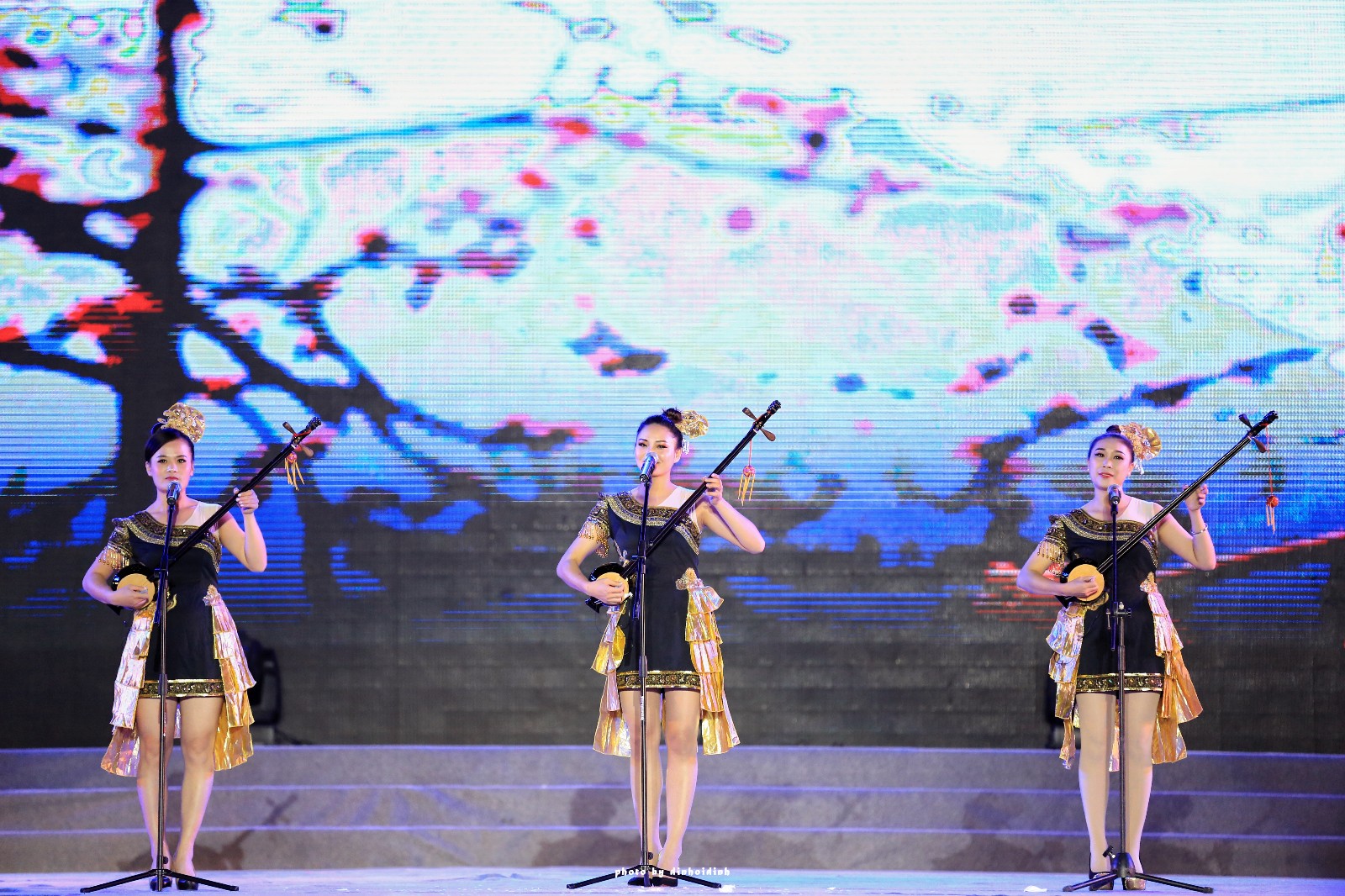 天等小记-登一座山爱一座城看一片天等日夕晨