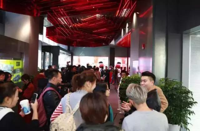 买车方式巨变!今天,马云无人汽车店正式开业!