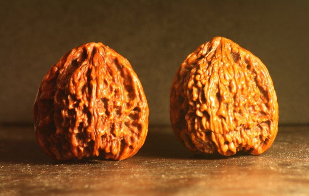 文玩核桃大神级玩法,盘玩一段时间的核桃怎么清洗