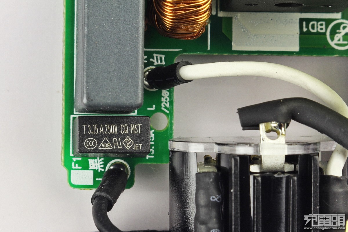 台达笔记本充电器,台达30a充电器