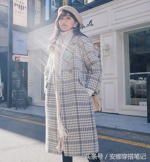 复古腔调千鸟格外套，不论搭配裤子还是裙装都很时尚
