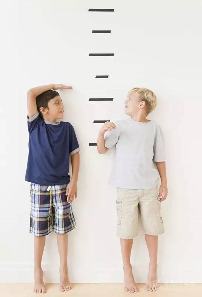 家长一定要注意孩子缺钙的问题,家长过度担心焦虑孩子健康