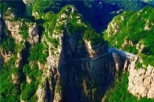 特别恐怖的玻璃栈道,中国最恐怖的栈道排名前十