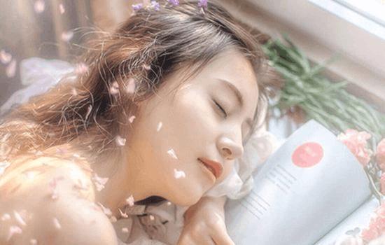 淡化细纹保湿常用知识,淡化干纹和细纹的最佳方法