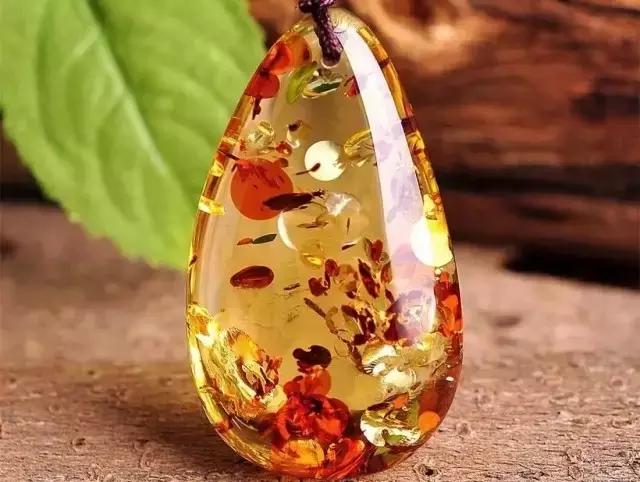 蜜蜡琥珀是真的假的,假琥珀蜜蜡用什么做的