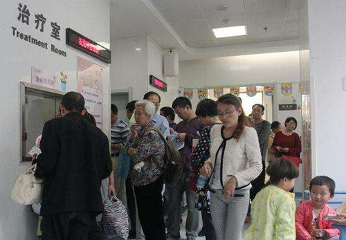 11个月宝宝鼻炎一直流鼻涕,八个月孩子一直流鼻涕是鼻炎吗