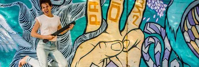 做人要骚-能装进旅行包的酷吉他，还是无弦的？