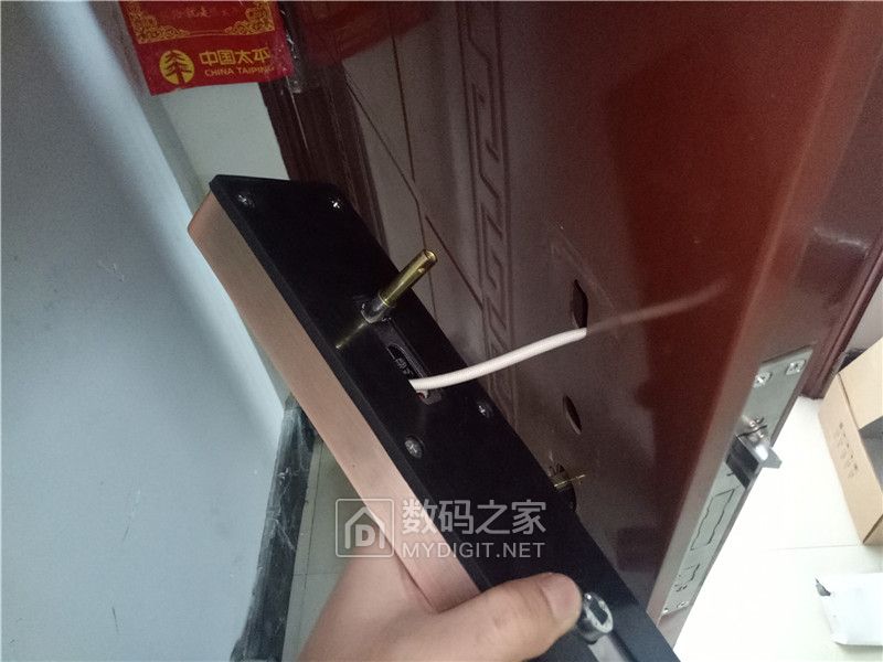 智能门锁容易被小偷无痕打开吗,智能门锁拆解图解