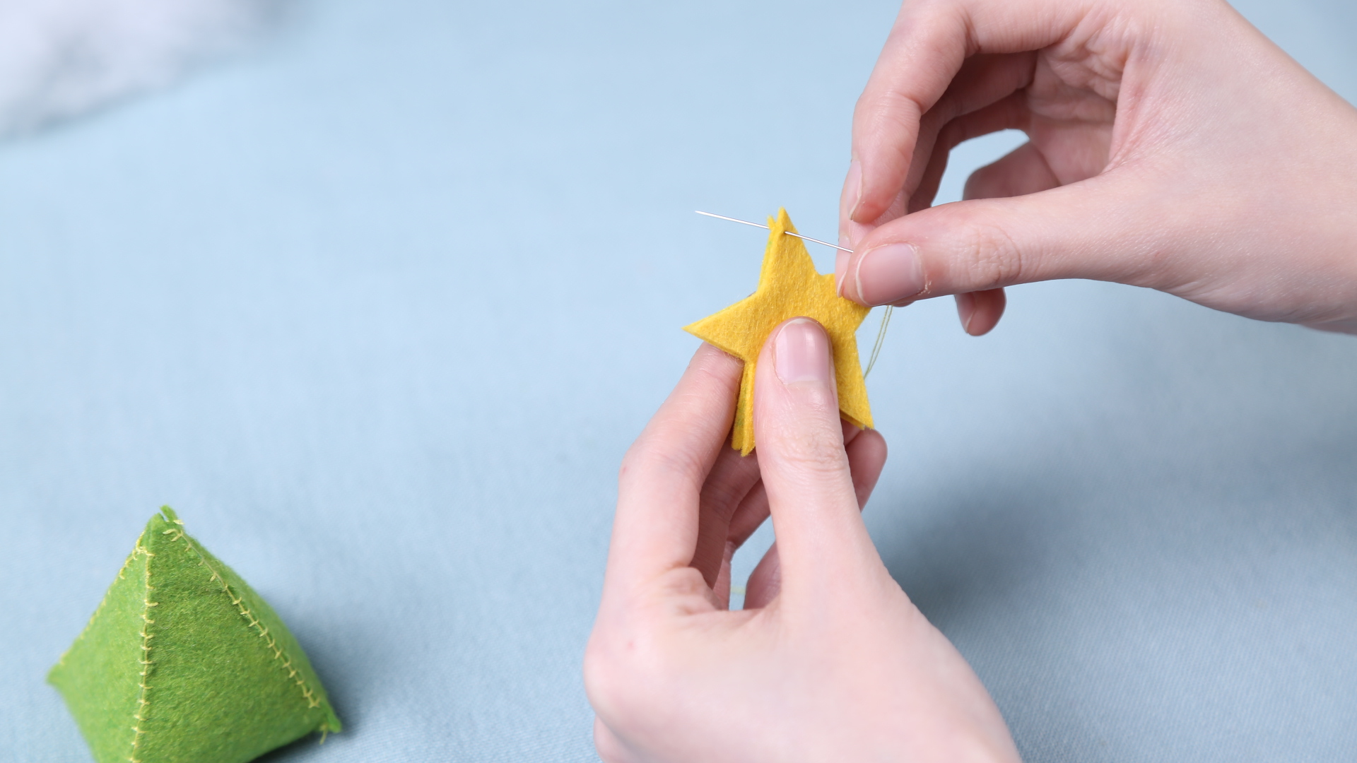 圣诞树用纸做简单又好看,圣诞树贴纸手工制作不织布