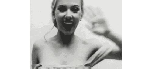 上妆就选它，告别霜打的驴粪蛋……似的脸