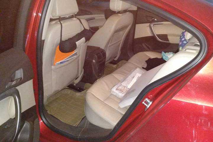 10款别克君威一战成名,开着别克君威走318