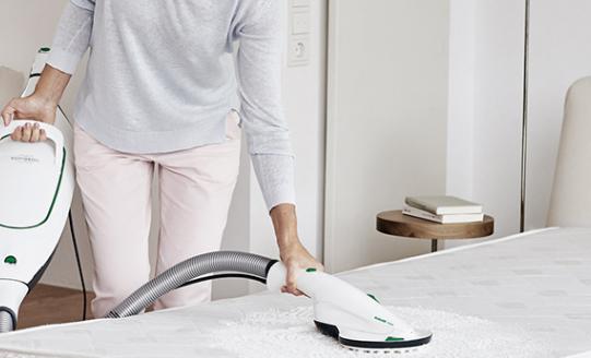 皮肤起红包中间有小水泡点还很痒,皮肤干燥脸上起红包怎么回事