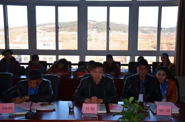 迢迢远来客,汲汲亲子情内地*疆新**班优秀学生家长团到崂山二中考察