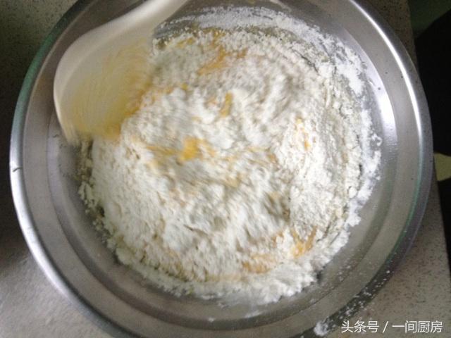 怎么用电饭锅做出蓬松柔软的蛋糕,用电饭煲做出蓬松柔软的蛋糕
