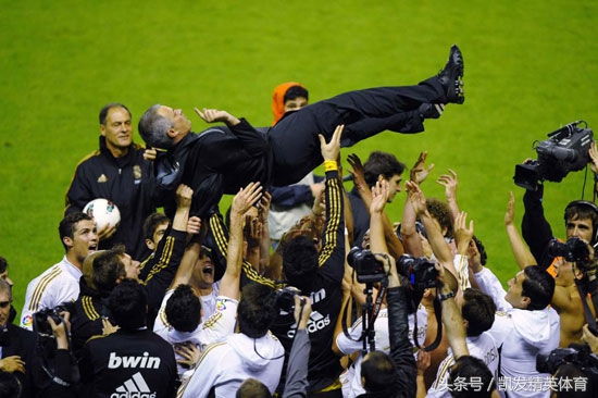 穆二期切尔西欧冠战绩,联赛杯爆冷出局曼联