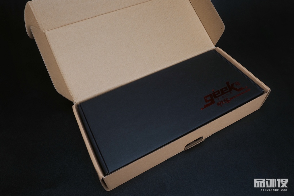 黑爵极客ak33怎么连接电脑,极氪黑爵背光键盘ak33怎么开灯