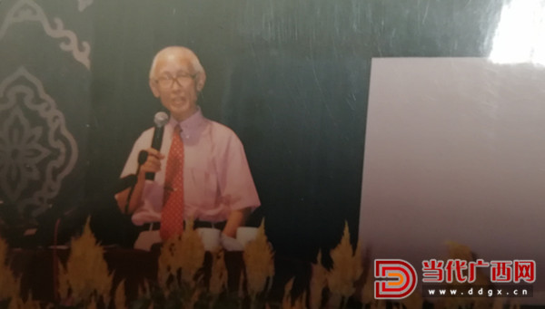 忆李白余光中全文,忆桂林往事