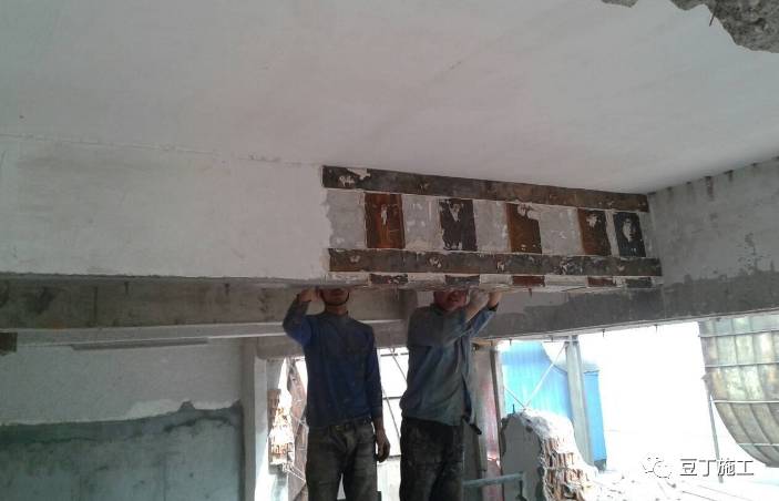 建筑细微裂缝原因,高楼层地面开裂如何修复