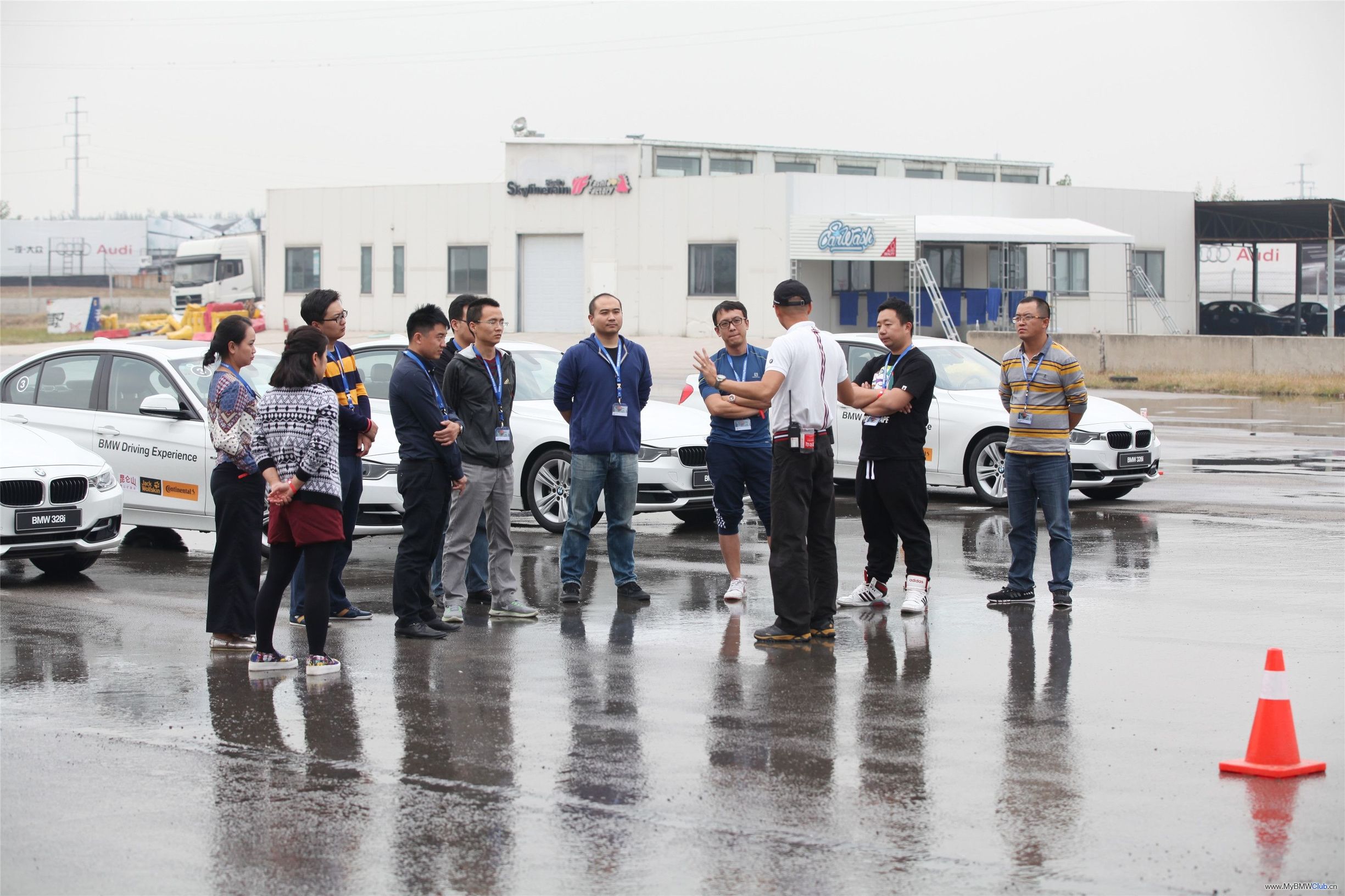 都说宝马操控好是3系好还是5系好,为什么都说宝马操控好运动