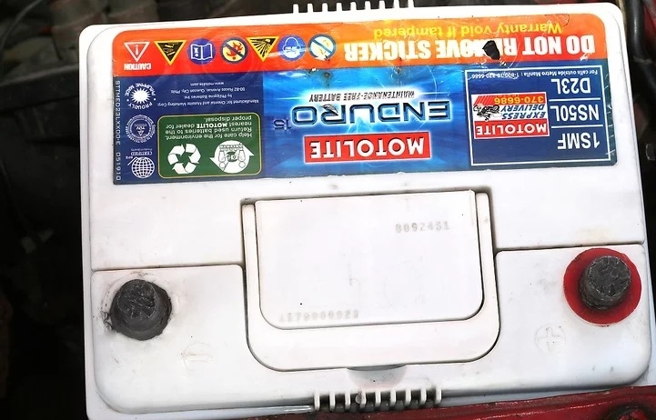 汽车蓄电池寿命一般多久更换,上门更换汽车蓄电池