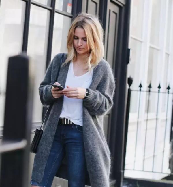 最近很火的针织衫打底,2022时尚潮流百搭针织衫打底单穿