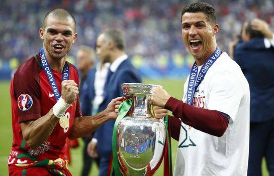 罗吹大军吹出新花样，拉基蒂奇甘拜下风？佩佩：C罗像我父母