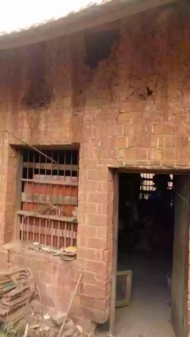 住房计划｜一堆炭火可以温暖前半夜，下半夜就需要深沉的睡眠来抵抗山区的寒冷