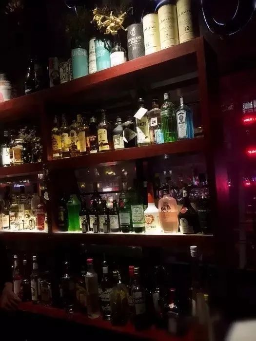 夜·苏州丨竟比书店多10倍！2000多家酒吧，不只有酒还有故事！