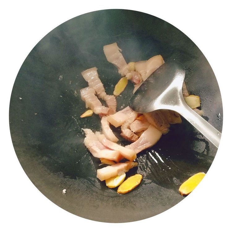 咸鱼蒸五花肉怎么做,咸鱼五花肉煲的做法