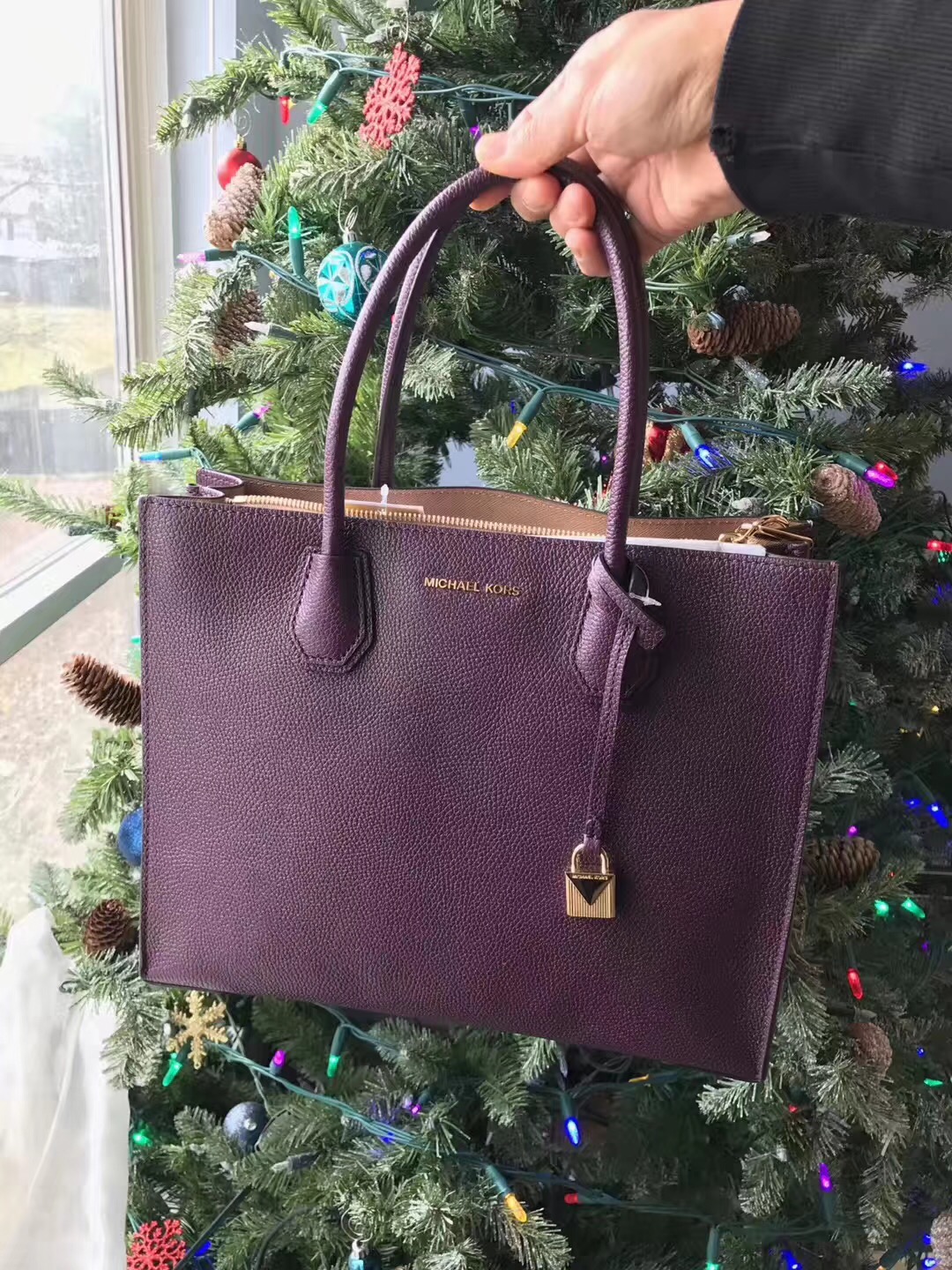 给女朋友买coach,给女孩买包包买什么牌子