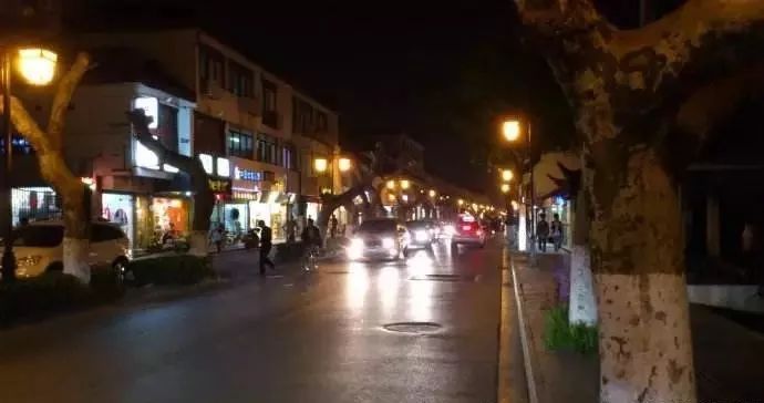 夜·苏州丨竟比书店多10倍！2000多家酒吧，不只有酒还有故事！