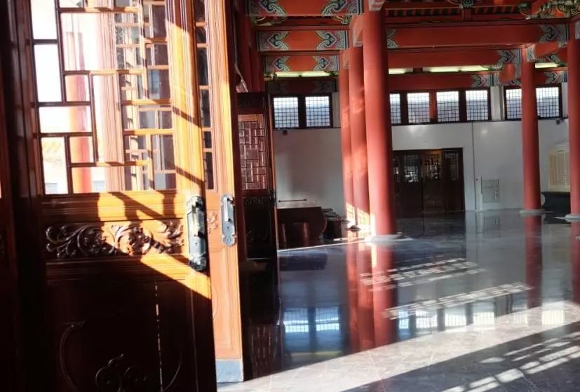 三个男人创下的百年基业，为何却被这个女人毁掉了？