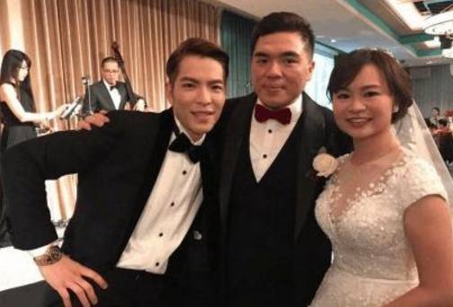 萧敬腾婚礼献唱,萧敬腾marryme婚礼新郎唱歌