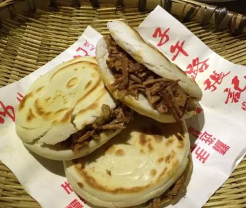 红专南路美食一条街有停车场吗,红专南路老字号美食街