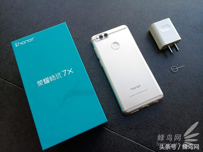 全面屏荣耀畅玩7x有几种颜色,荣耀畅玩7x全网通版翻页图