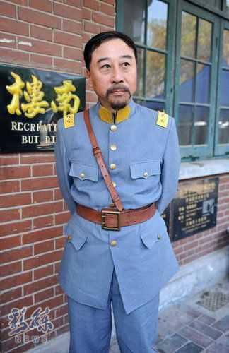 民革中央副主席冯巩,那些年他在春晚上的经典段子还记得么?