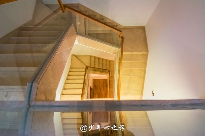 世界五大温泉胜地 (温泉旅游攻略全球六大最美温泉)