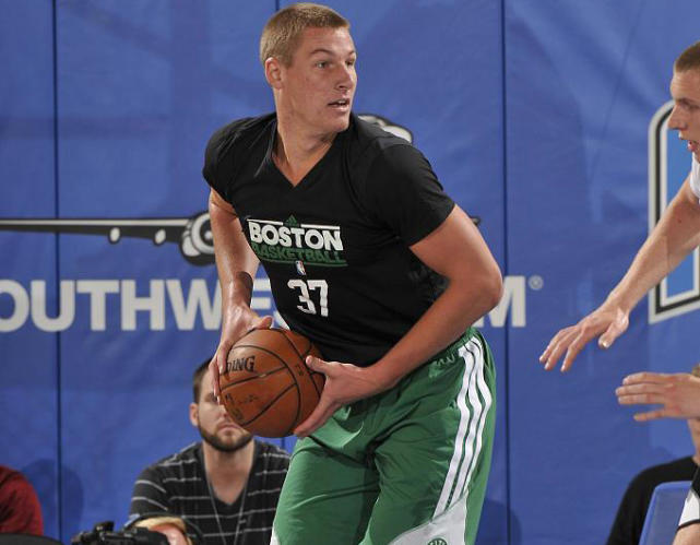 新疆官宣新外援加盟,新疆新外援最新引援