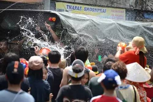 火线狂欢值得买吗,火线狂欢节游戏视频