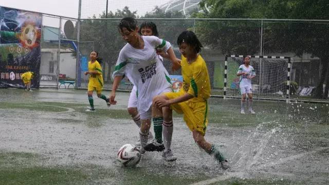 奔跑吧社团争霸赛来袭,奔跑吧足球比赛请来的足球冠军