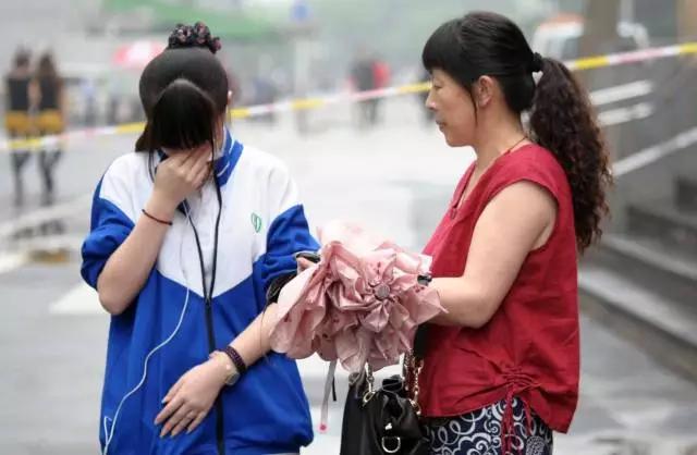 孩子叛逆家长必须要做的改变,孩子叛逆厌学如何正确引导