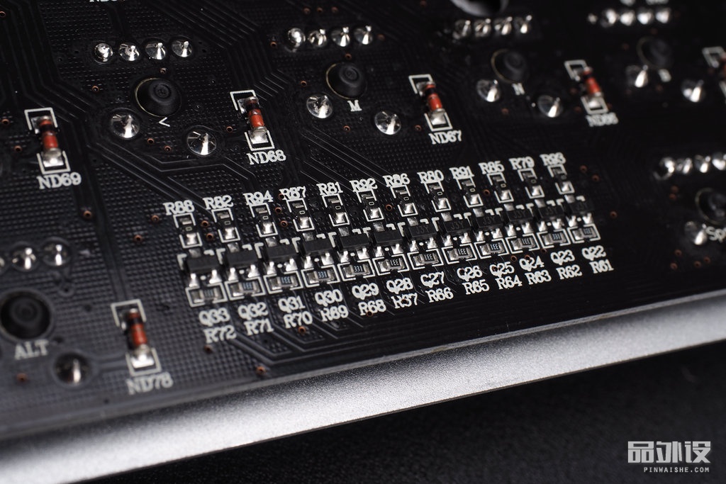 黑爵极客ak33怎么连接电脑,极氪黑爵背光键盘ak33怎么开灯