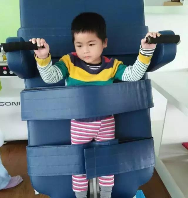 孩子吃了糖丸后遗症,外地儿童在浙江打疫苗吃糖丸