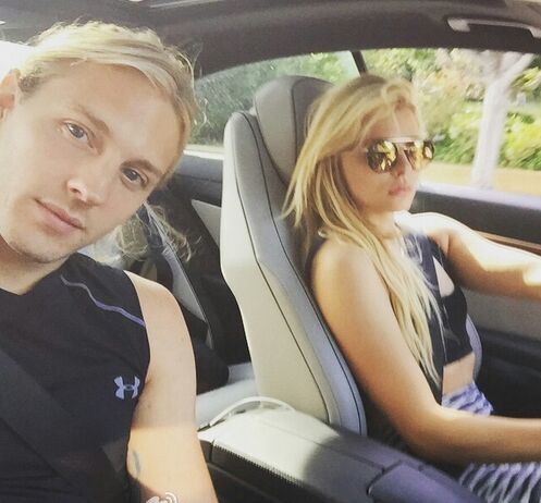 小贝大儿子与女友,小贝长子官宣订婚